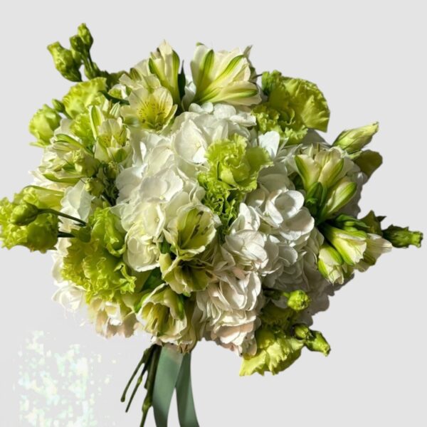 Buchet mireasa hortensie si eustoma